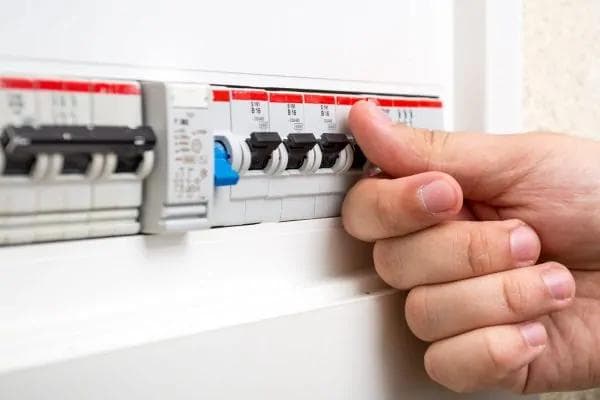 Electricidad en Baja y Media Tensión